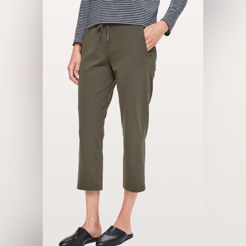 Lululemon On The Fly Crop *23